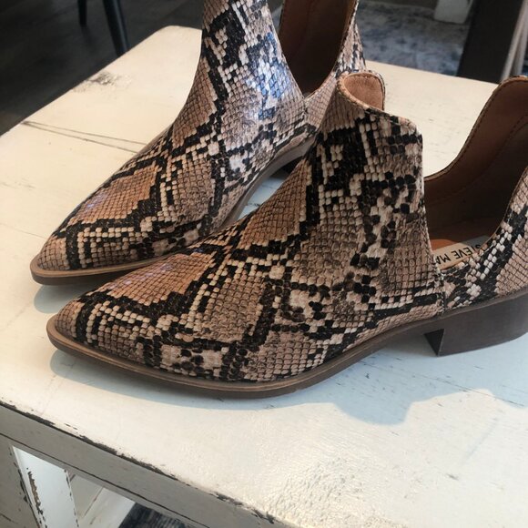 Steve Madden Women's Joella Booties Size 7.5 - Picture 3 of 6